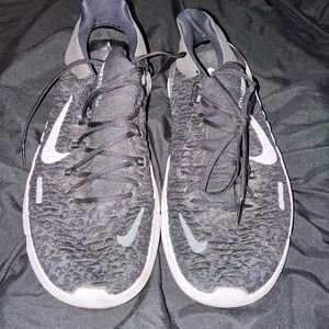 Nike Men's Black and White Athletic Shoes
